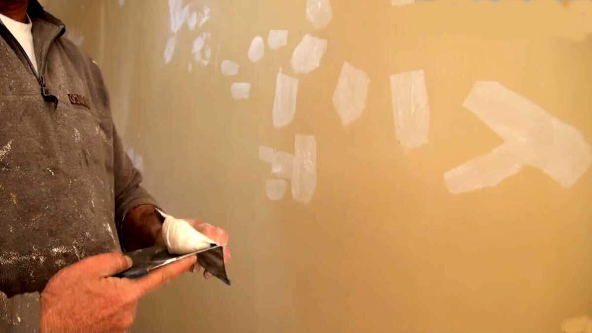 Surface Preparation for Wall painting in Dubai | Aaashi Renovation Dubai